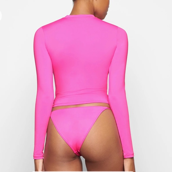 GORGEOUS SKIMS NWT Swim Long Sleeve Shirt